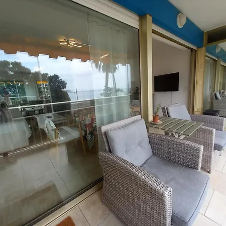 With Sea View *