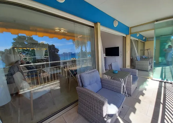 With Sea View Apartman