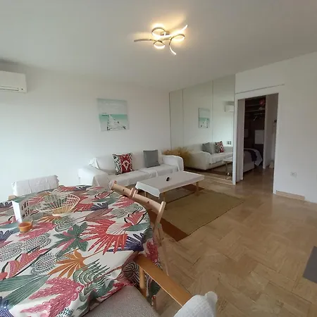 With Sea View Apartament *